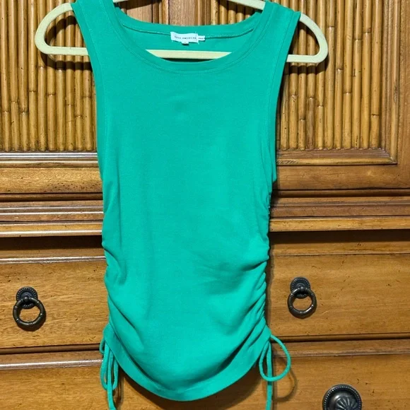 Good American top with side ruching and ties - Picture 1 of 4